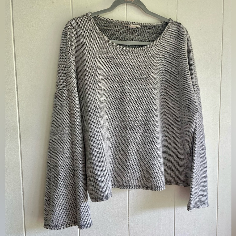 Billabong Wide Arm Cropped Sweater